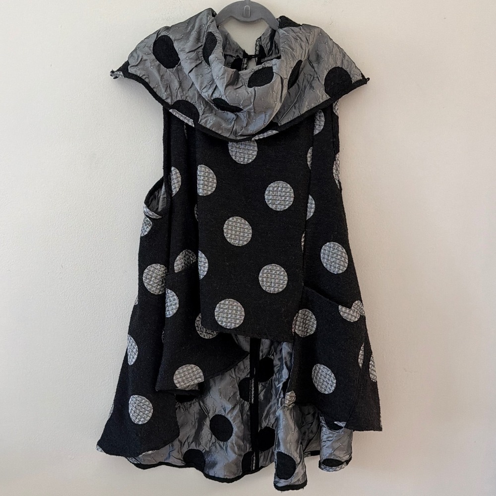 Alembika Polka Dot Cowl High Low Tunic Poncho Black Wool Blend Lagenlook
OSFM